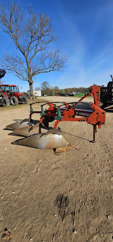 Arkls Kverneland 3 korpusu