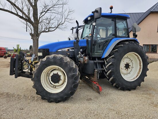 Traktors New Holland TM140