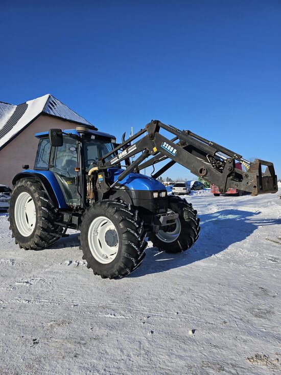 Traktors New Holland TS115