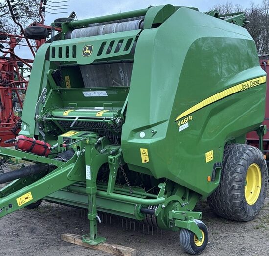 Ruļļu prese John Deere v461R