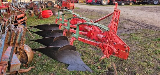 Arkls Kverneland 4 korpusu