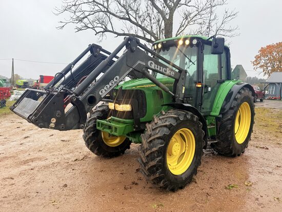 Traktors John deere 6420 ar frontalo iekraveju