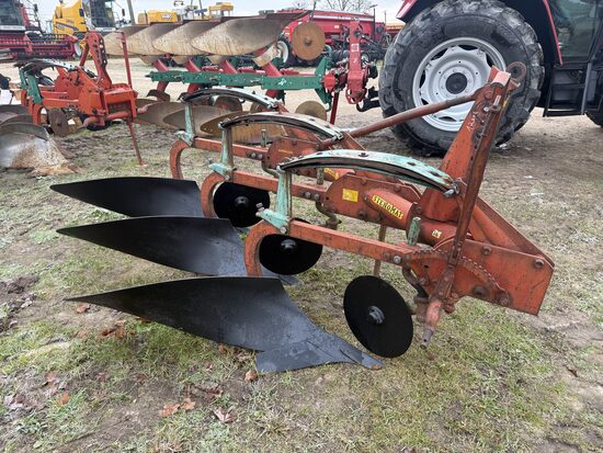 Arkls Kverneland 3 korpusu