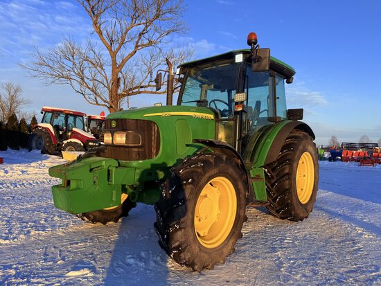 Traktors John Deere 5820