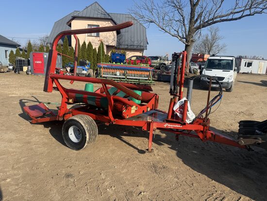 Ruļļu ietinējs Kverneland 7517