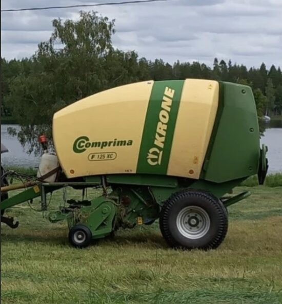Ruļļu prese Krone Comprima F125