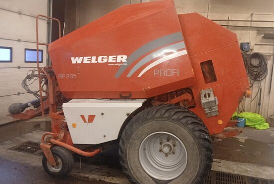 Ruļļu prese Welger RP235