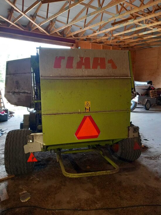 Ruļļu prese Claas 46 roto cut