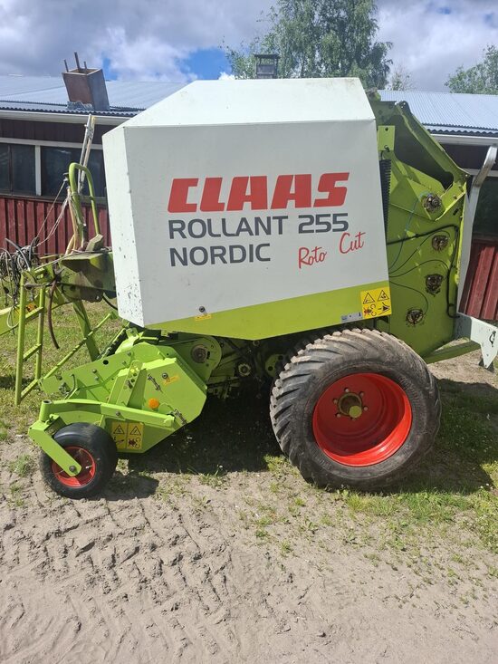 Ruļļu prese Claas 255 roto cut