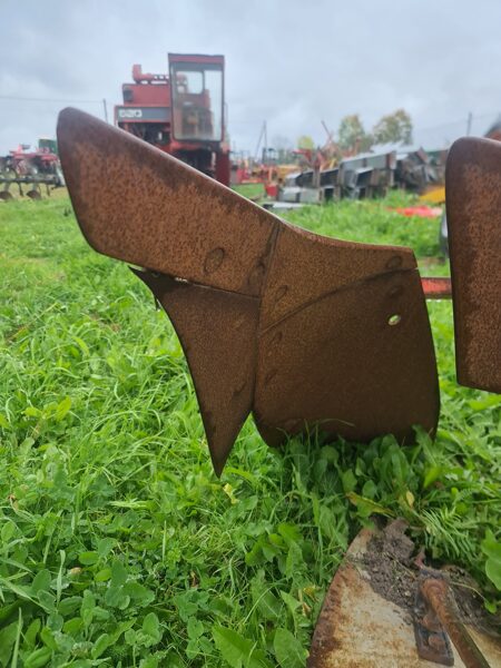 Owerum,Agrolux, Fiskars daļas