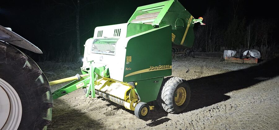 Ruļļu prese John Deere 578