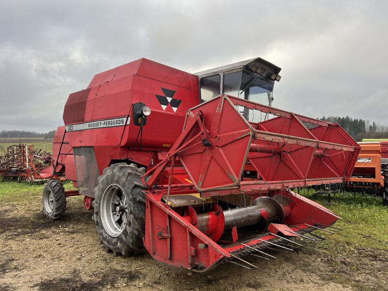 Graudu kombains Massey Ferguson 20