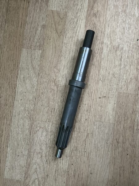 Massey Ferguson motora gala sajūga ass